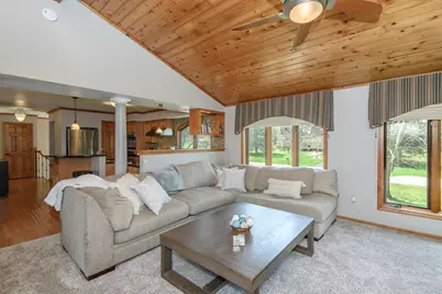 W217N9748  White Horse Dr, Germantown, WI 53017 - Photo 8