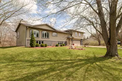 W217N9748  White Horse Dr, Germantown, WI 53017 - Photo 2