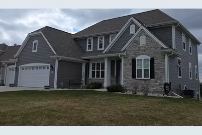 W239N3777  River Birch Ct, Pewaukee, WI 53072 - Photo 2