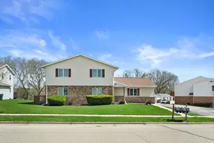 1605 Vogt Dr, West Bend, WI 53095 - Photo 22