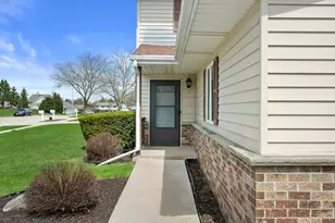 1605 Vogt Dr, West Bend, WI 53095 - Photo 4