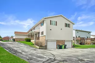 1605 Vogt Dr, West Bend, WI 53095 - Photo 10