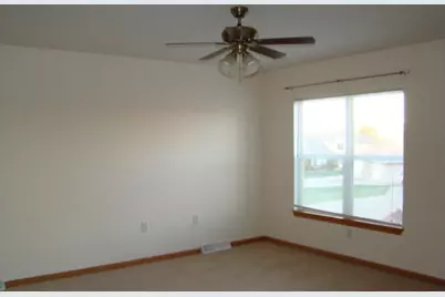 1441 E Buckwood Ct #1443, Oak Creek, WI 53154 - Photo 16