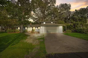 1532 N 124th St, Wauwatosa, WI 53226 - Photo 2