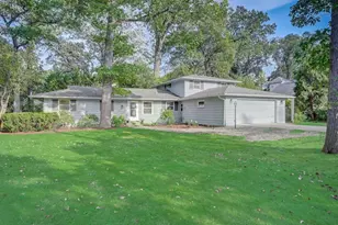 1532 N 124th St, Wauwatosa, WI 53226 - Photo 1