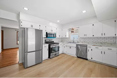 6531 N Landers St, Milwaukee, WI 53223 - Photo 8