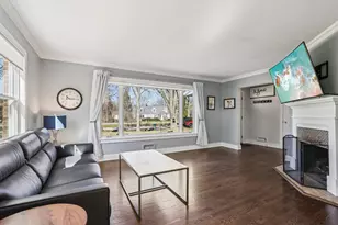 8112 N Santa Monica Blvd, Fox Point, WI 53217 - Photo 6