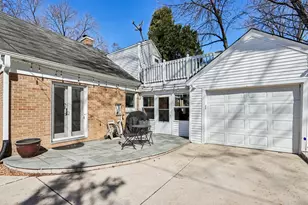 8112 N Santa Monica Blvd, Fox Point, WI 53217 - Photo 30