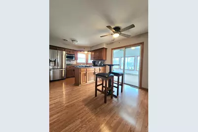 W156N5104  Arbor Vitae Ct, Menomonee Falls, WI 53051 - Photo 4