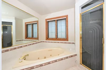 15800  Brook Ln, Brookfield, WI 53005 - Photo 22