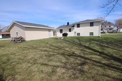 1717  Jackson St, New Holstein, WI 53061 - Photo 24