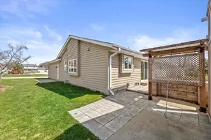 N78W15339 Haymeadow Rd, Menomonee Falls, WI 53051 - Photo 42