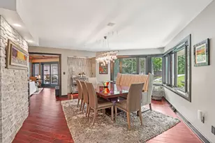 N1W31286 Hickory Hollow Ct, Delafield, WI 53018 - Photo 6