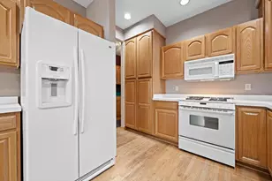 4009 Hickory Knoll Rd, Delafield, WI 53029 - Photo 12