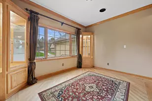 4009 Hickory Knoll Rd, Delafield, WI 53029 - Photo 4