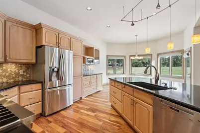 6748 S Yale Dr, Franklin, WI 53132 - Photo 8