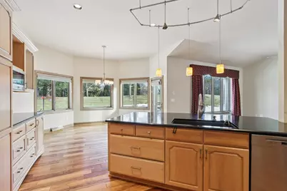 6748 S Yale Dr, Franklin, WI 53132 - Photo 12