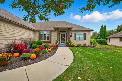 6748 S Yale Dr, Franklin, WI 53132 - Photo 2