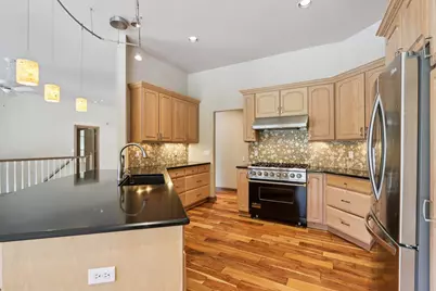 6748 S Yale Dr, Franklin, WI 53132 - Photo 10