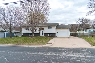 425  Church St, Holmen, WI 54636 - Photo 4