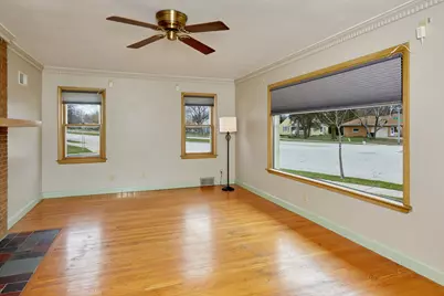 2909 S 76th St, West Allis, WI 53219 - Photo 4