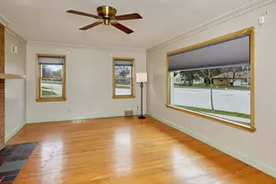 2909 S 76th St, West Allis, WI 53219 - Photo 4