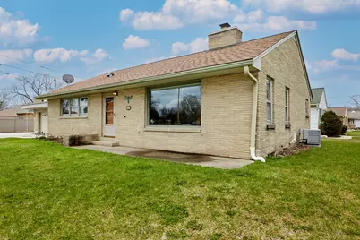 2909 S 76th St, West Allis, WI 53219 - Photo 26