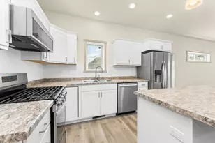 1800 Prairie Pl, Holmen, WI 54636 - Photo 8