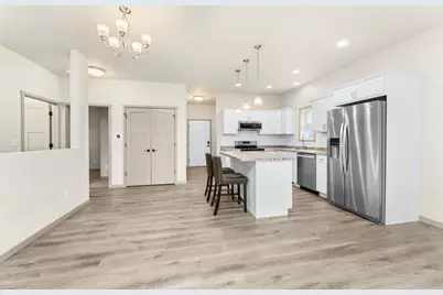 1800  Prairie Pl, Holmen, WI 54636 - Photo 6