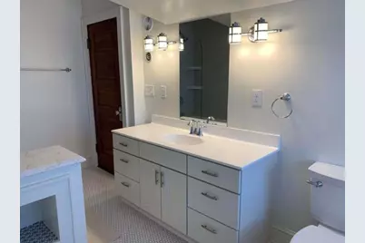 2907 E Hampshire Ave, Milwaukee, WI 53211 - Photo 22