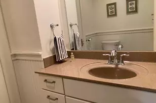 2907 E Hampshire Ave, Milwaukee, WI 53211 - Photo 10