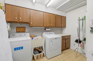 3517 Willow Cir, Sheboygan, WI 53083 - Photo 10