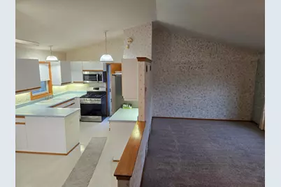 9325 W Darnel Ave, Milwaukee, WI 53224 - Photo 8