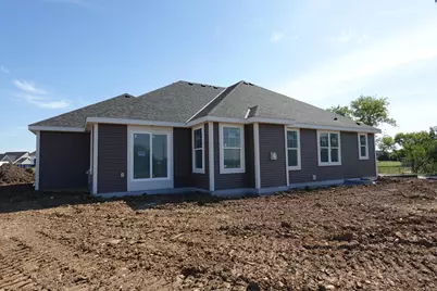 1302  Lynn Cir, Oconomowoc, WI 53066 - Photo 4