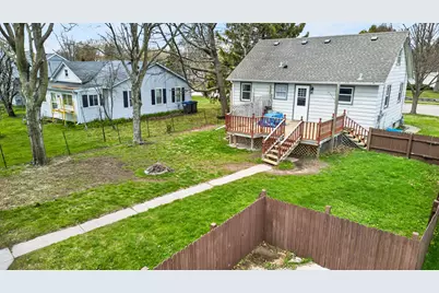 1217  Macarthur Ave, Sheboygan, WI 53083 - Photo 6
