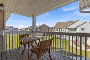 W197N16902 Stonewall Dr, Jackson, WI 53037 - Photo 6