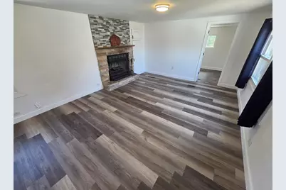 3015  Viebahn St, Manitowoc, WI 54220 - Photo 10