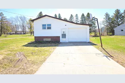 3015  Viebahn St, Manitowoc, WI 54220 - Photo 1
