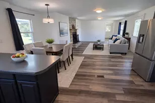 3015 Viebahn St, Manitowoc, WI 54220 - Photo 4