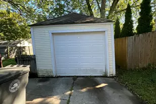 4640 N Woodruff Ave, Whitefish Bay, WI 53211 - Photo 12