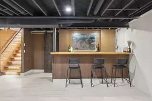 5440 N Navajo Ave, Glendale, WI 53217 - Photo 8