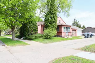 120 21st St, La Crosse, WI 54601 - Photo 1