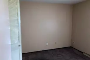 6226 W Port Ave, Milwaukee, WI 53223 - Photo 8