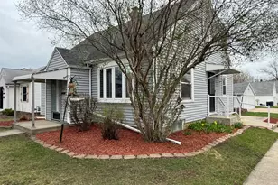 1022 S 90th St, West Allis, WI 53214 - Photo 2