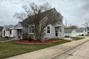 1022 S 90th St, West Allis, WI 53214 - Photo 8