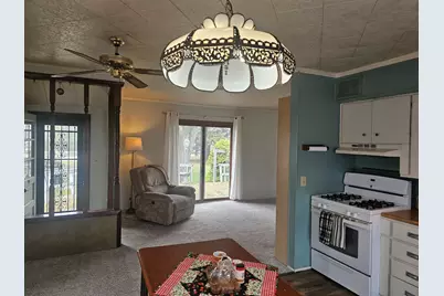 956  Circle Dr, Manitowoc, WI 54220 - Photo 4