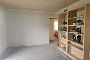 956 Circle Dr, Manitowoc, WI 54220 - Photo 6