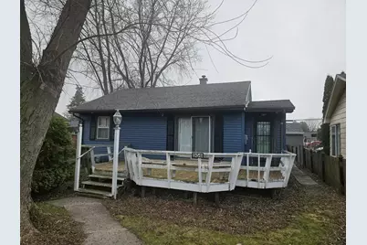 956  Circle Dr, Manitowoc, WI 54220 - Photo 1