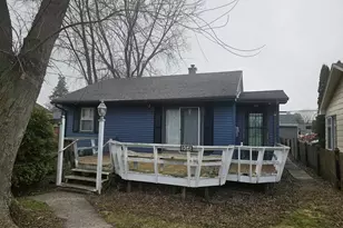 956 Circle Dr, Manitowoc, WI 54220 - Photo 1