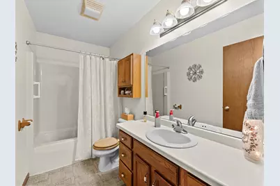 1737  Cedar Ct, Manitowoc, WI 54220 - Photo 12